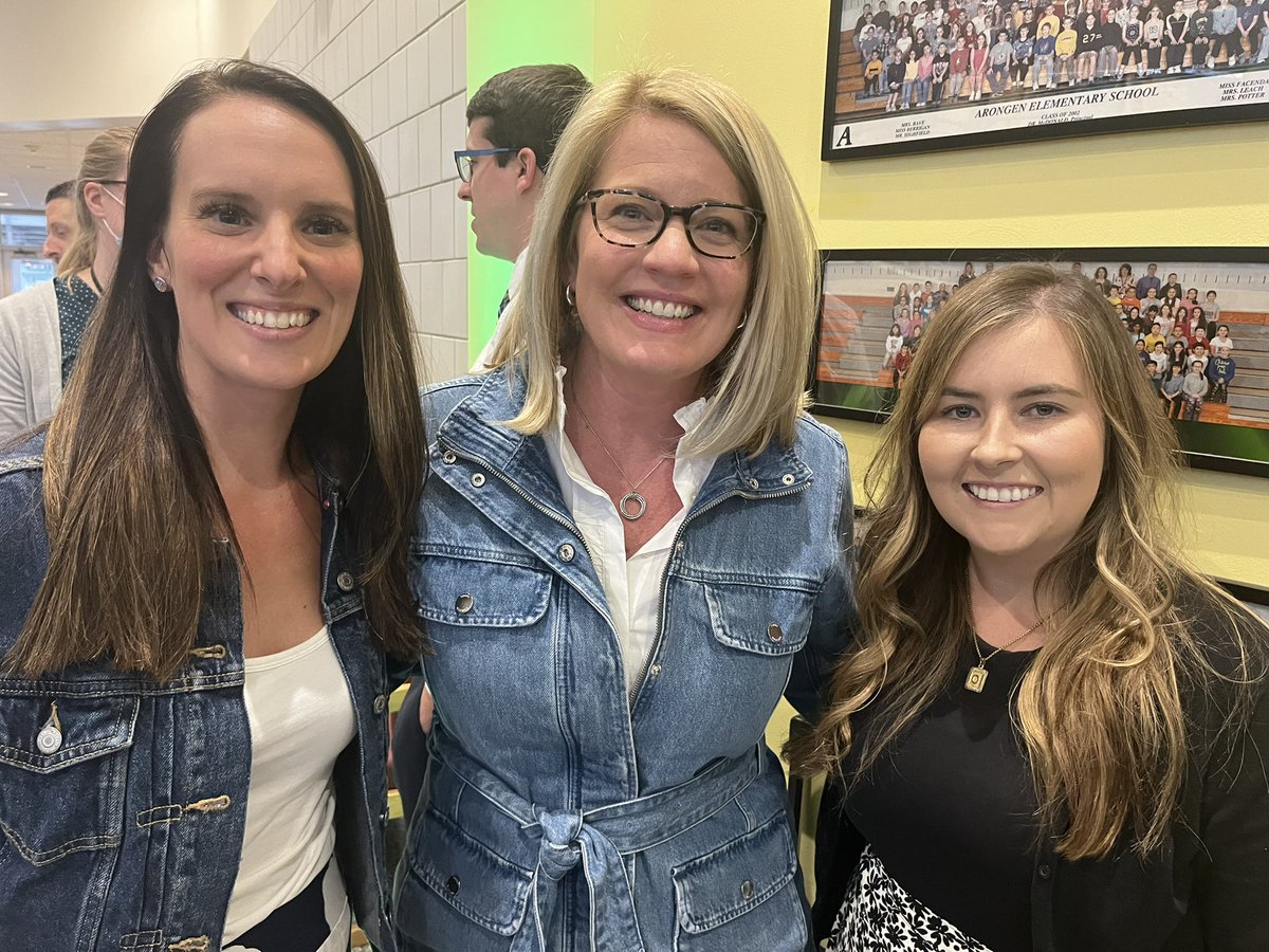 Shatekon's tweet photo. Proud to celebrate some fabulous teachers as they received tenure. https://t.co/uh1yEQC8lA