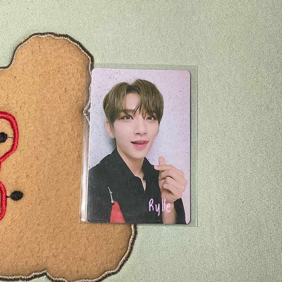 bokutocart's tweet photo. wts lfb ph joshua an ode real pc
— 200 php
— payo 
— clean &amp; onhand
mop: gcash 
mod: sco / ggx

# seventeen joshua dila tongue ano ba name nito https://t.co/5gtCKk5ept