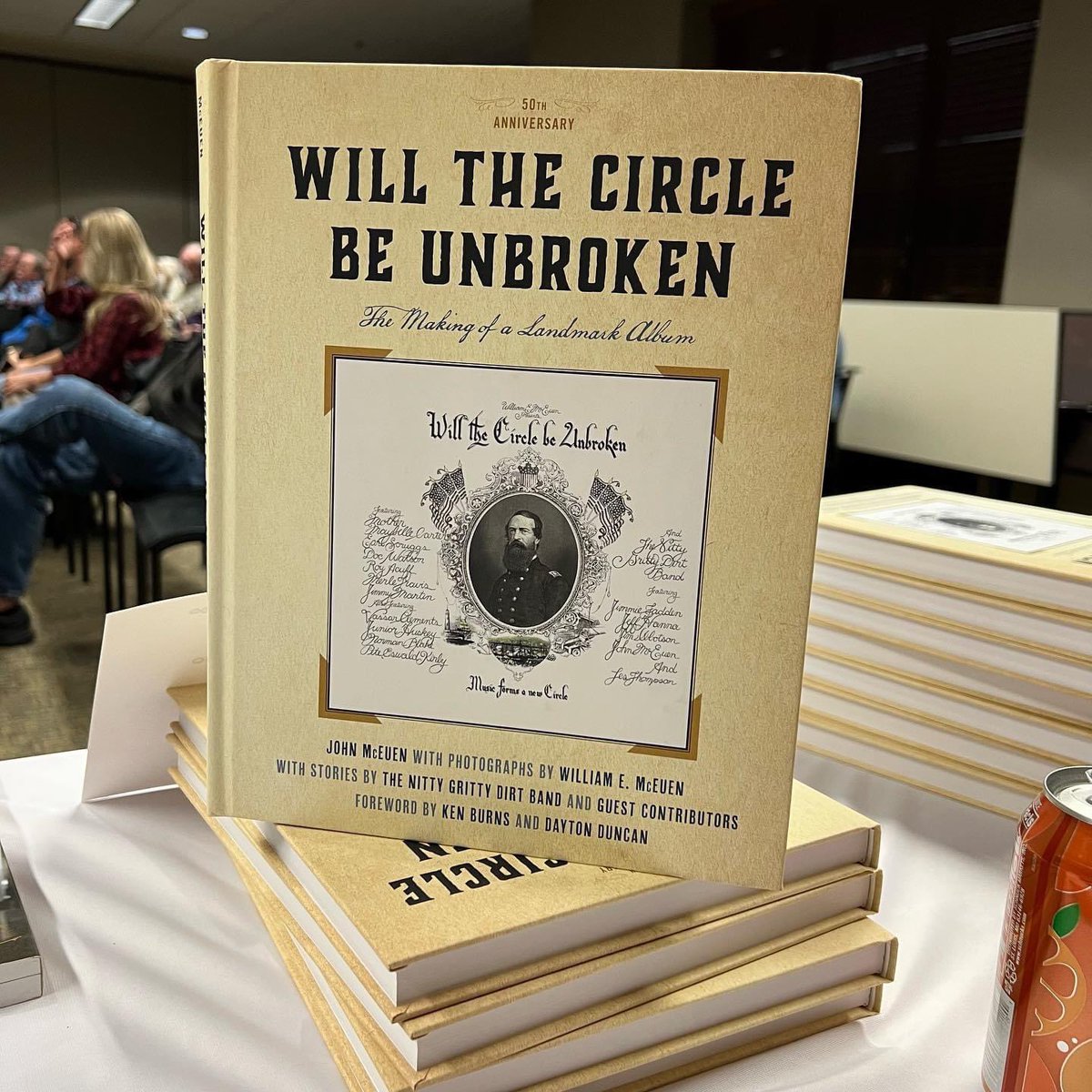 A true legend in the house gracing us w/ some banjo strumming. It’s a treat to witness John McEuen play for a packed room. We’ll have signed copies of WILL THE CIRCLE BE UNBROKEN at MSB later this week. Huge thanks to Keith Dudding for moderating & to @VisitMyLibrary for hosting!