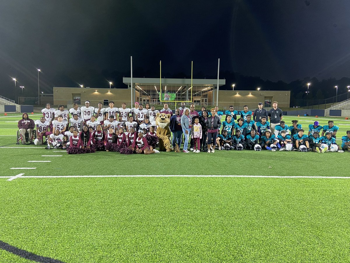 CoachJack74's tweet photo. Thank you to SWV for helping us to honor Coach Reed and his Family!!! Truly means a lot to the Claughton Family….#ReedStrong https://t.co/i3zL5cYAZR