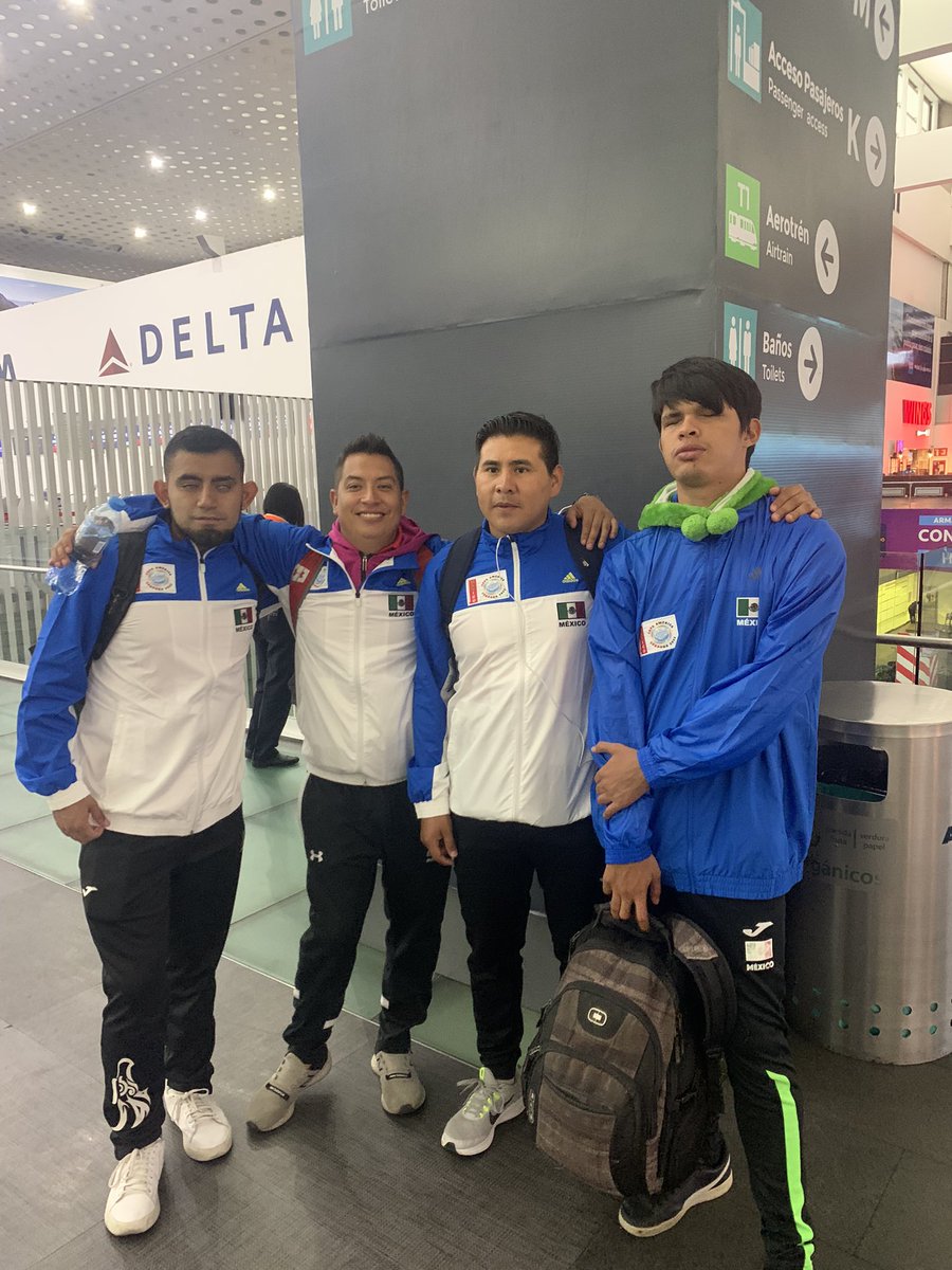 raulito_ortiz's tweet photo. Hora de partir, las maletas cargadas de ilusiones y muchos sueños.

VAMOS POR LA COPA 🇲🇽🛫🇦🇷

A nosotros no nos despide ninguna cámara, ni ningún medio pero de igual forma defendemos y portamos con orgullo estos colores… ÉSTA TAMBIÉN ES TU SELECCIÓN.

#FutbolCiegos #CopaAmerica https://t.co/JIEXyxiwCc