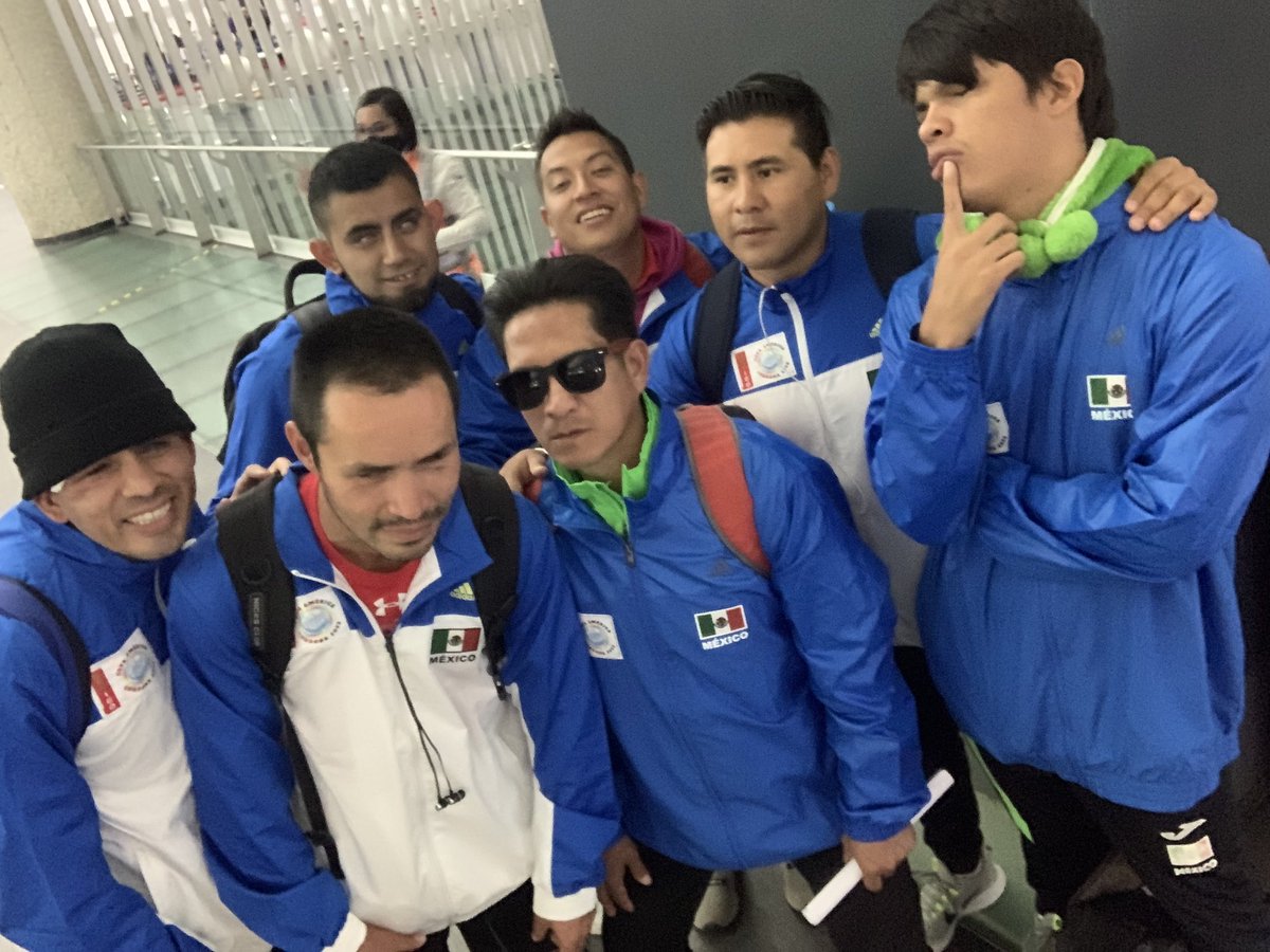 raulito_ortiz's tweet photo. Hora de partir, las maletas cargadas de ilusiones y muchos sueños.

VAMOS POR LA COPA 🇲🇽🛫🇦🇷

A nosotros no nos despide ninguna cámara, ni ningún medio pero de igual forma defendemos y portamos con orgullo estos colores… ÉSTA TAMBIÉN ES TU SELECCIÓN.

#FutbolCiegos #CopaAmerica https://t.co/JIEXyxiwCc