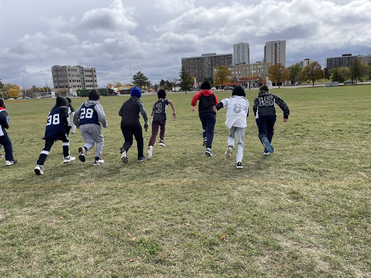 SLRMRSSB's tweet photo. Congrats to our cross country runners @SLRuizSchool!  Everyone did great on this cool day!  Be proud of yourself and your effort!  🏃‍♀️🏃🏃‍♂️👟💨 https://t.co/F5Zld2PX8j