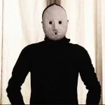 何者なの!？出版社も素性を知らない覆面ホラー作家が謎すぎる!