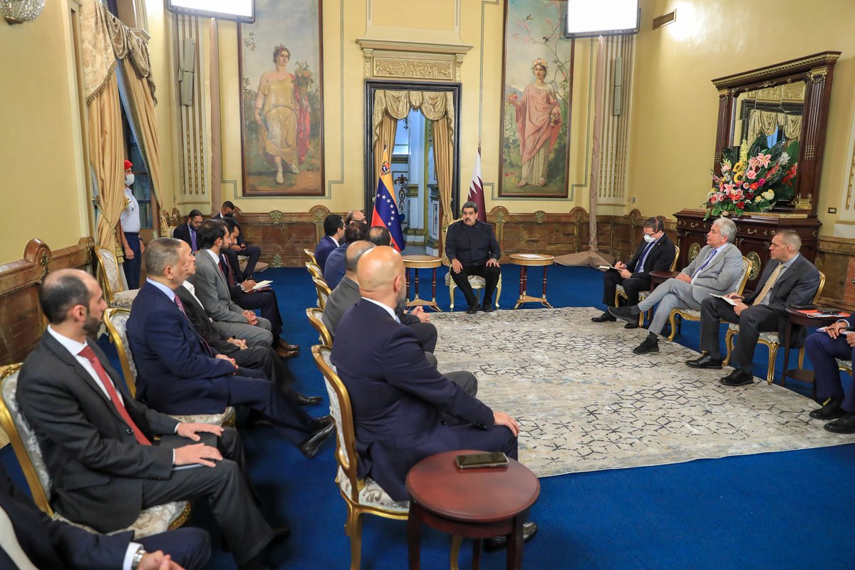 Recibí a una importante Delegación Técnica para Inversiones del Estado de Qatar, afianzando y afinando estrategias de intercambio y beneficio compartido entre nuestras naciones. La ruta es la cooperación conjunta y la unión fraterna.