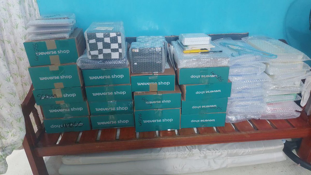 sseomcart's tweet photo. #SSEOMUpdates 

Box 20 and 21 already arrived. We also sent Shipping or Arrival Notice via email🫶🏻 Thank you for your patience! 

Box 22 is lined up for pick up on Friday. We're still waiting for update from consol baka 2 boxes po ang kayang punuin🤞🏻 https://t.co/BlnNAnt8bC