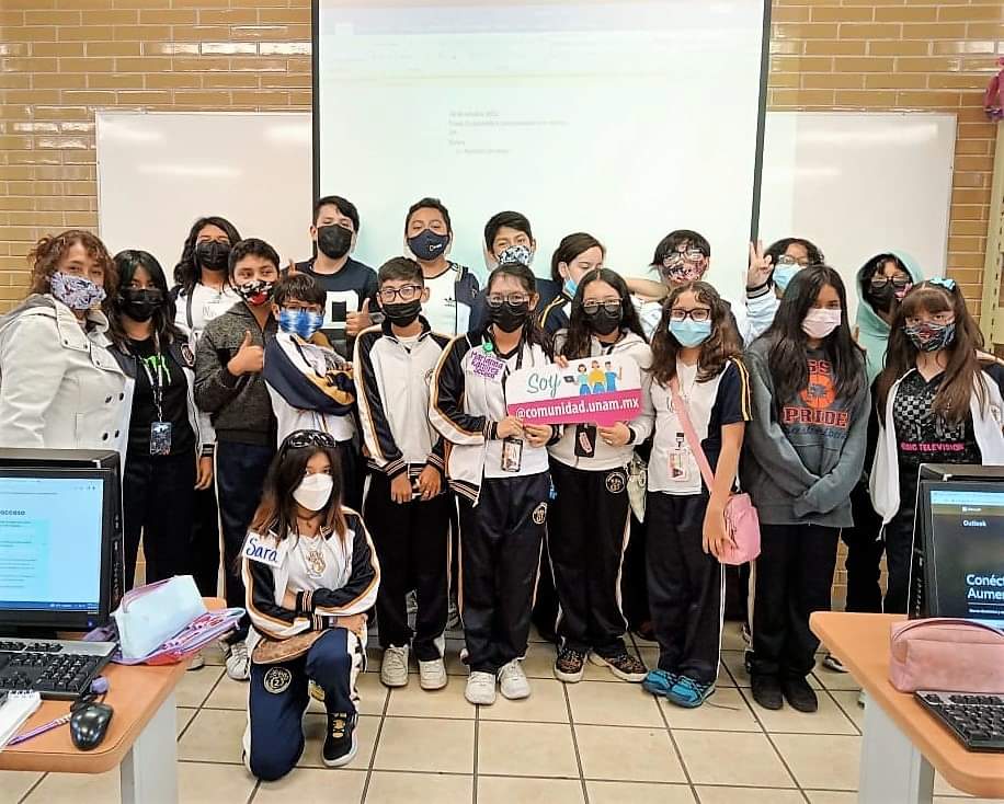 UNAMdigital's tweet photo. Alumnos de iniciación universitaria recibieron asesoría para solicitar y configurar su cuenta de correo en el dominio @comunidad.unam.mx 

¡Nos encantó conocerlas y conocerlos! 🤩

#GiraDGTIC #DGTICentuPrepa #TodosenLíneaconlaUNAM #Prepa2UNAM #iniciaciónuniversitaria #ENP2 https://t.co/7qSAFiyydg