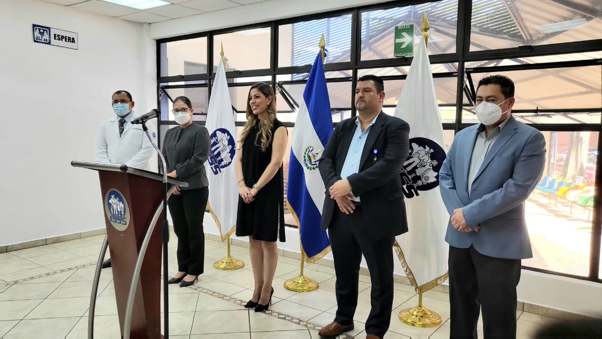 ¡Continuamos avanzando en la transformación del <a href="/isss_gob_sv/">ISSS</a> ! 🙌
Este día inauguré el nuevo quirófano de la Unidad Médica 15 de septiembre, en el cual podremos realizar procedimientos quirúrgicos de baja complejidad 👨🏽‍⚕️👩🏽‍⚕️