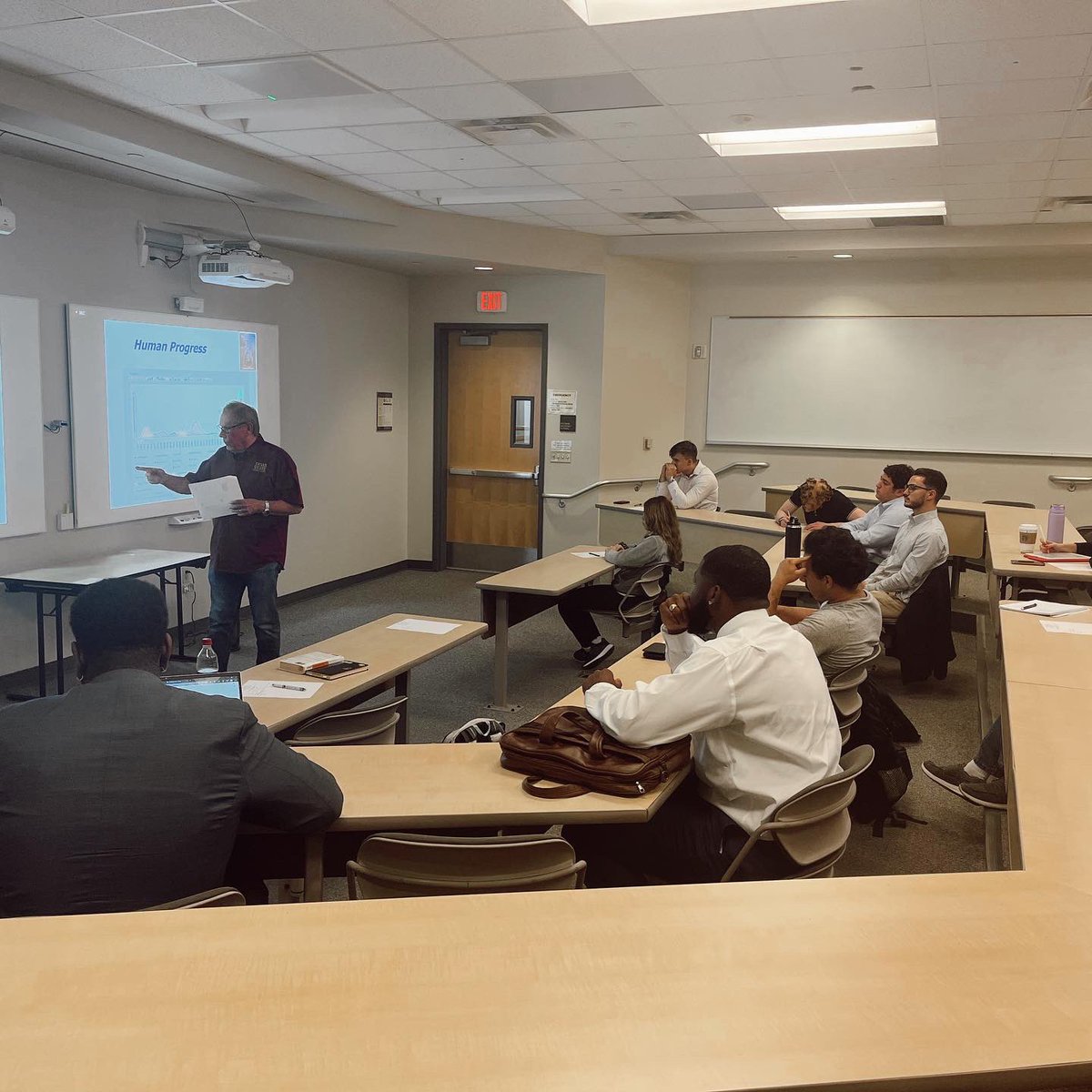 TexasStateCEO's tweet photo. Had a great meeting with our speaker Tom Puffer! Glad to have seen everyone that came out! https://t.co/b434dexDWq