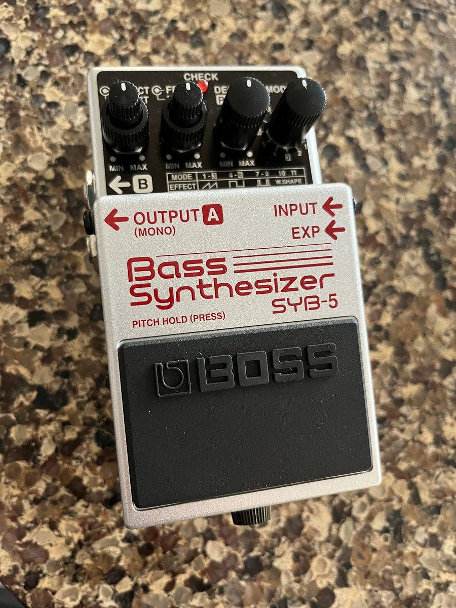 ConnorMiskiman's tweet photo. Ooooohh yeah. 😎🔥 @bossinfoglobal #newgear #day #boss #pedal #Literally #music #gear #bass #bassplayer #basspedal https://t.co/SNr1TNG1o2
