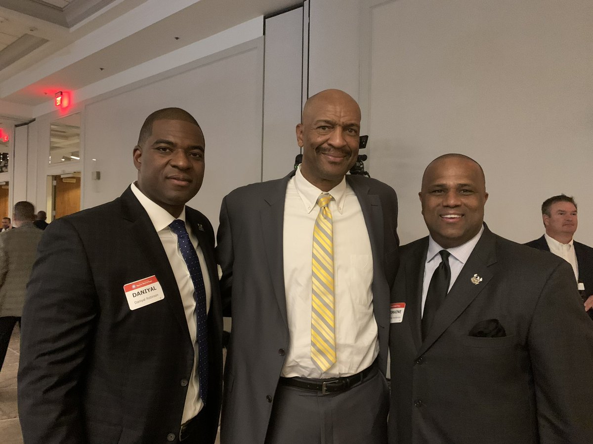 csu_basketball's tweet photo. .@Coach_D_Rob and @hendue22 had a blast at the @GCLESPORTSHOF induction ceremony tonight! 

Congrats to Bernie Kosar and all of the other inductees for their accomplishments!

#GoVikes https://t.co/y8UDlF4a4p
