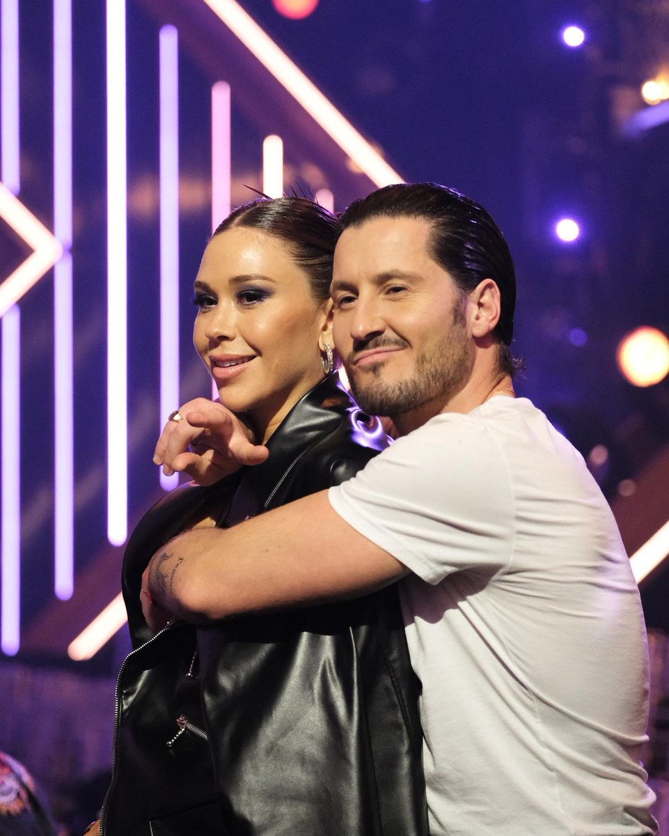 officialdwts's tweet photo. There’s nothing bad about @GabrielaWindey &amp; @iamValC’s Tango 😏 #PromNight #DWTS @DisneyPlus https://t.co/BxtRCLtYDO