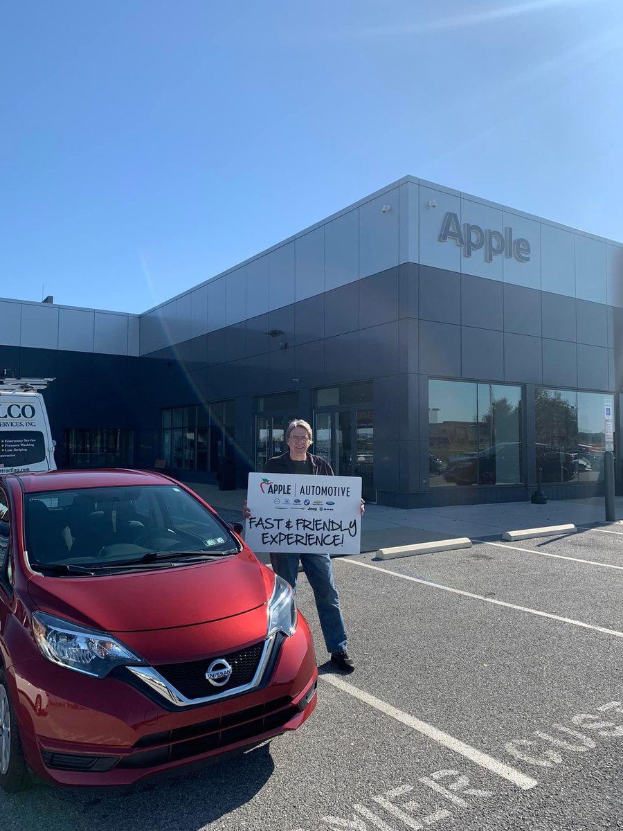 applenissan's tweet image. While everyone is out spending tons of 💰, Phil and his new Versa Note will be saving! Congratulations, and welcome to the Apple Nissan family! 🙌🍎 #applenissan #nissan #nissanversanote