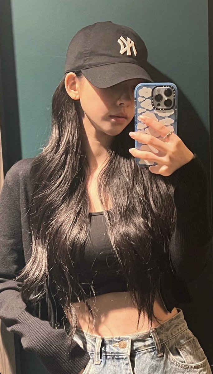 aekarinaw's tweet photo. Outfit check! I use a black crop top covered by a plain black sweater and I pair it with my high-waist jeans, don't forget my lovely cap to complete the set and protect me from the sun. 🌤 https://t.co/qcGvCVIENB