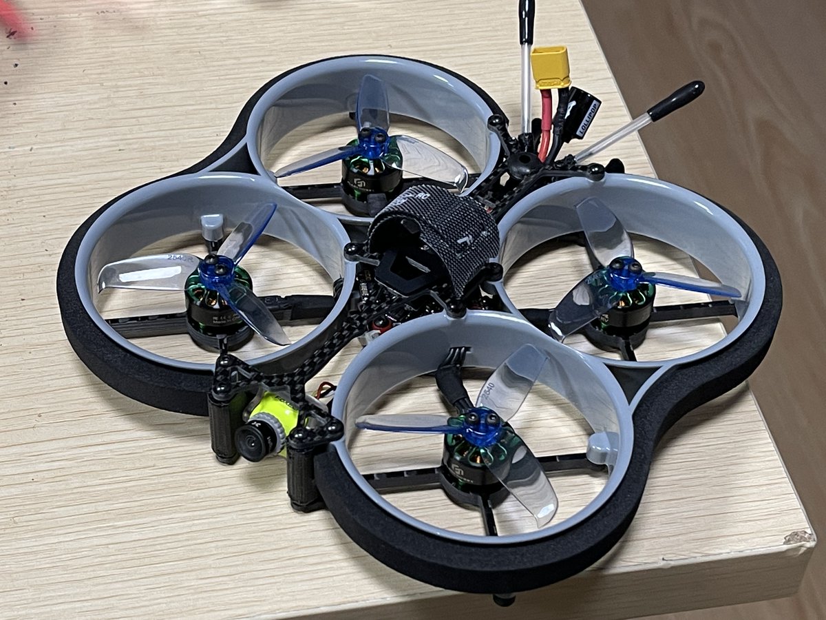 みなさんおはようございます！😆
一部のお客様は当社を気に入っており、当社のモーターをドローンに使用しています。
お客様からいただいた写真をお楽しみください。
また、朝晩は少し冷え込みますので、暖かくしてお過ごしください！🧥🧦🧣 
Flash Hobbyはあなたの幸せな人生を願っています！❤️❤️❤️