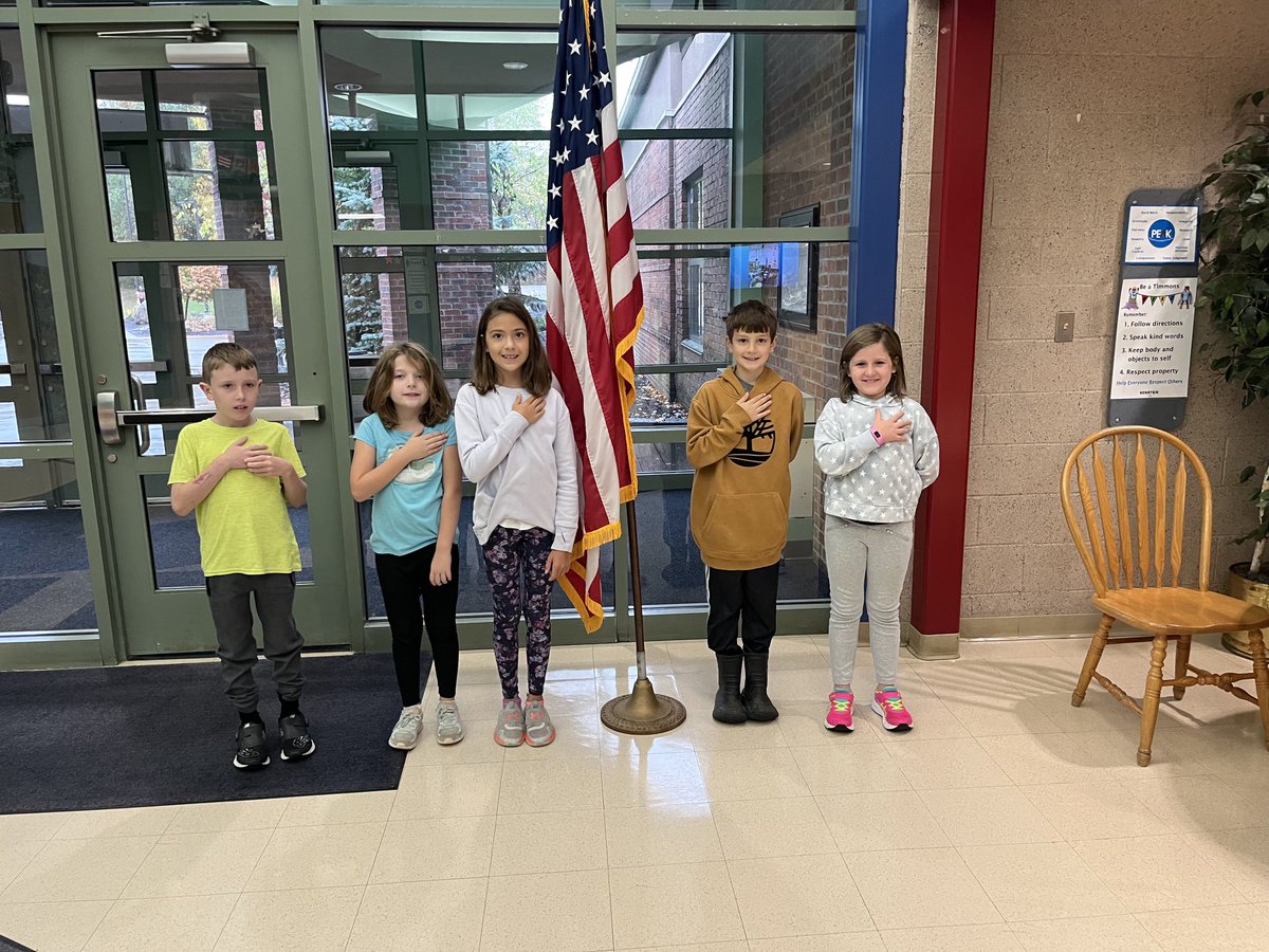 Timmons_Music's tweet photo. Another great performance of our national anthem from the Mr. Aurand/Dr. Petrick singers! https://t.co/QQgQ7r5ar5