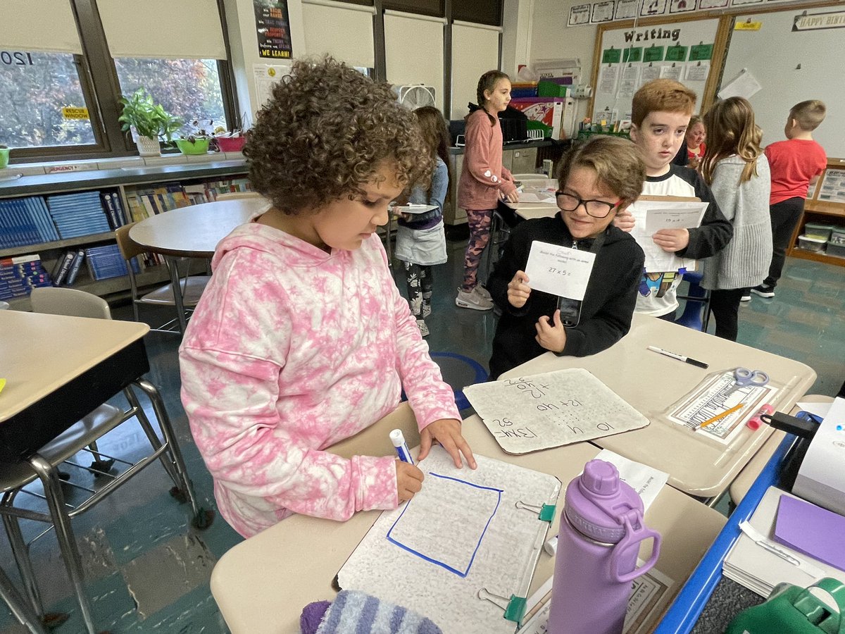 MrsMooney4th's tweet photo. Practicing modeling multiplication with arrays and area models, using the "Quiz Quiz Trade" structure! Great job kids! @KaganOnline https://t.co/pamYDXFbhJ