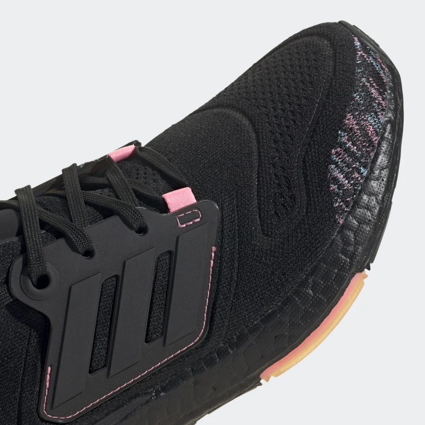 BOOSTLINKS's tweet photo. Ad: EXTRA 30% OFF
adidas Ultraboost 22 'Core Black / Beam Pink'
$93.10 shipped, retail $190
use code OCTOBER
=> https://t.co/gPv4Ask3nQ https://t.co/dU0ieCzKuO