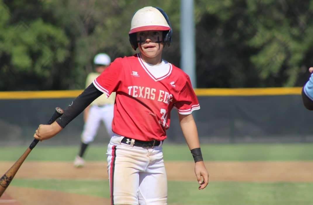 Tye_Chi's tweet photo. If I were starting a 14/15u Baseball team, I'd take this Dude first. Will dive hard in practice, will slide hard in practice.
#JoshuaBaseball
#JoshuaOwls
#JHSBaseball
#Baseballgold
#Baseball https://t.co/s2x8G7hw6p