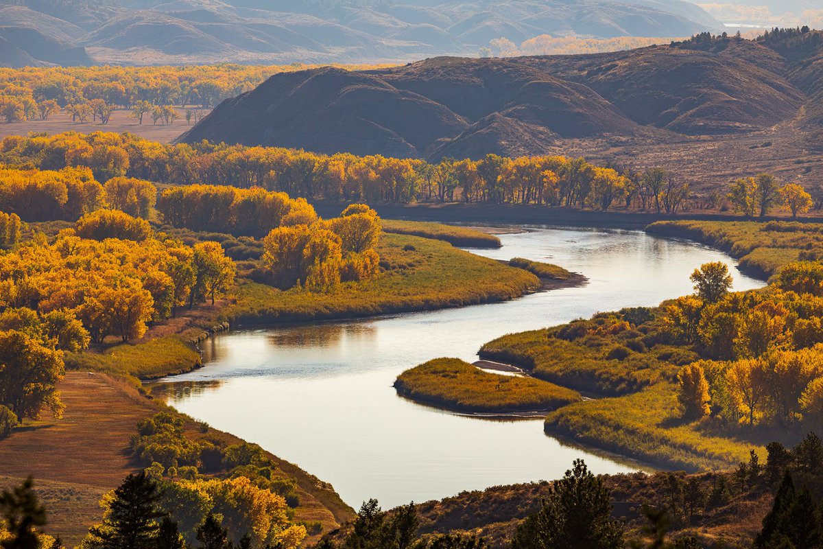 Missouri River Country 
 ….  ….   #missouririvercountry #bigskycountry #Montana #exploremontana #lastbestplace #fallcolors #montanaphotography