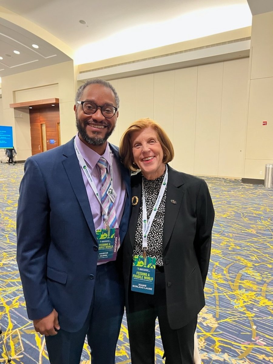 GetGrowingHou's tweet photo. Great day @globalteachag @WorldFoodPrize interesting views on #globalfoodsecurity &amp; not just feeding, but #nourishing a growing population. Proud to be an @iastate #Cyclone &amp; see the work being done in #Uganda 
#FoodPrize22 #GlobalGuide #WorldFoodPrize #GetGrowingHouston https://t.co/O9GpBKV5of