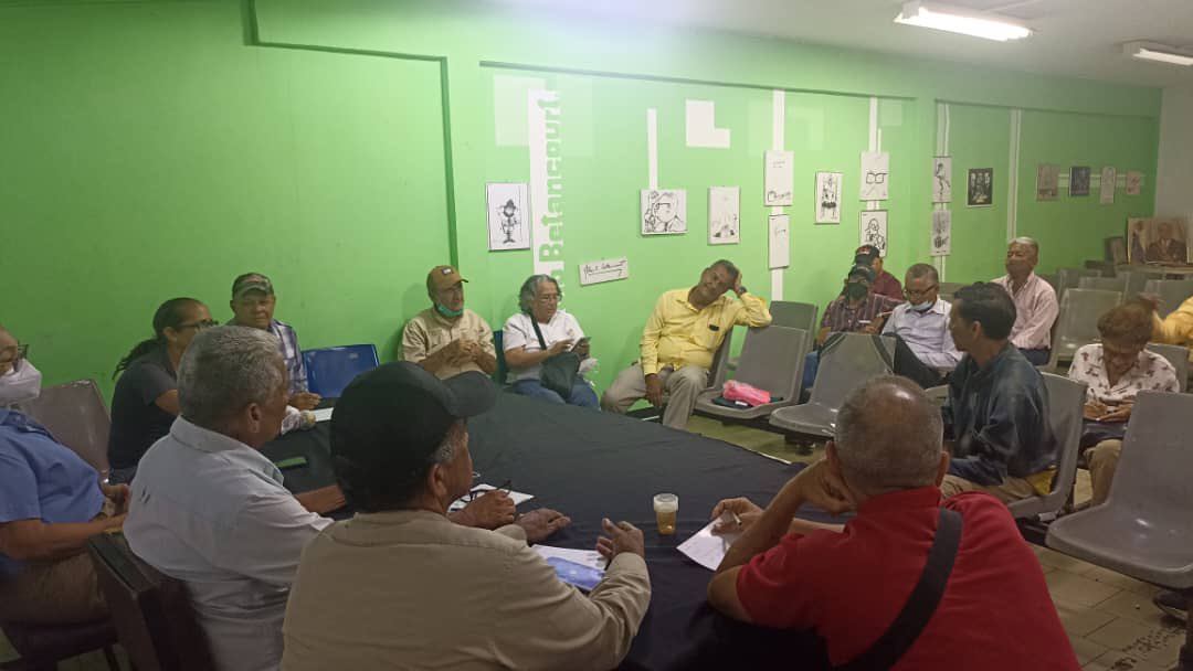 ADOrg_Laraof's tweet photo. #18Oct | Reunión con el CEP Juan de Villegas, en cumplimiento de gira politica planificada en presencia Sec. General @SobellaMejias, Sec de Org @karelisherediah, Sec @PyTAD_Adecos Antonio Patiño, Sec Agrario @nestorgalindezr y Sec Sindical @porfiriocarpio. #ADvaConProsperi https://t.co/tO1dBtao5q