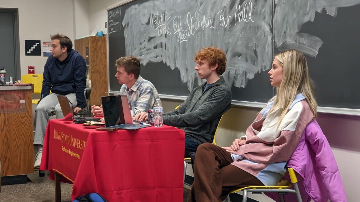 se_iastate's tweet photo. Thank you to our se_iastate Student Advisory Council for hosting the Fall 2022 Town Hall. You make those new hats look good! #CodeYourAdventure #SoftwareEngineering #TuesdayMood https://t.co/CuETtoWjPN