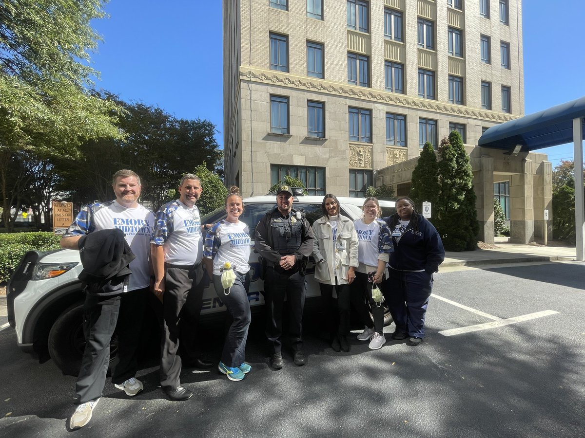 Emory Midtown IP got help from our friends in EPD today to celebrate #IIPW!! Baby Swoop made it too! ❤️🤩 #APIC #EUHMUNITED #IIPW2022 

@EmoryPolice