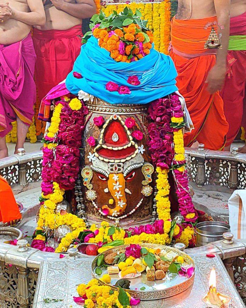 rahulsharmakpp's tweet image. 🙏🌹 *जय श्री महाकाल*🌹🙏
*श्री महाकालेश्वर ज्योतिर्लिंग का आज का भस्म आरती शृंगार दर्शन*
 *19 अक्टूबर  2022*