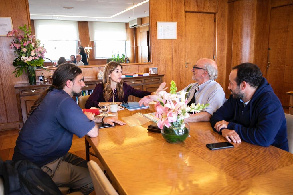 Comenzamos a organizar la colonia de vacaciones junto al Padre Lorenzo “Toto” de Vedia, al Padre Nicolás Angelotti y al Padre Gastón Colombres, quienes vinieron en representación de los curas villeros de la región.
⬇️