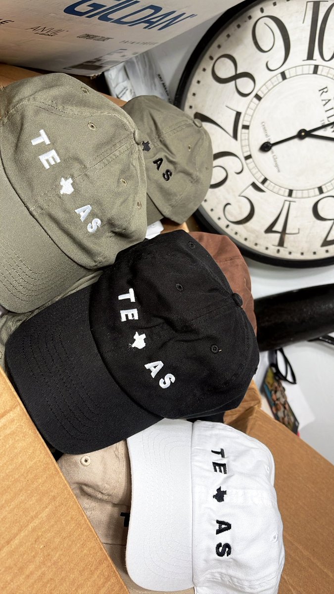 JohnDavidCas's tweet photo. FAV this Tweet if you want a FREE TEXAS hat !

I’m packaging orders tonight and shipping Friday 👍🏼 https://t.co/UPymyhTfIe