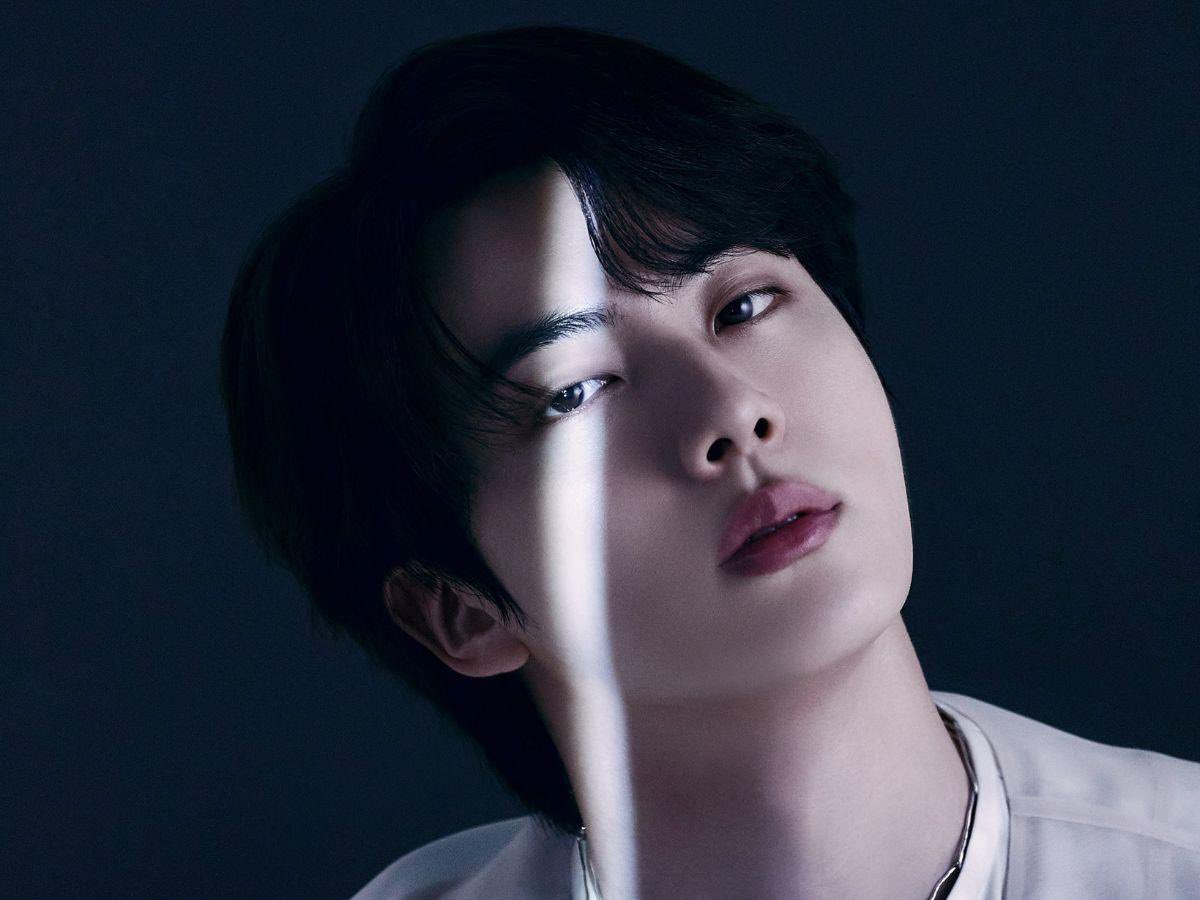 coldplayxtra's tweet photo. It’s official 🤯 

Jin upcoming single The Astronaut will be released on Oct. 28 at 12am Eastern, 1pm KST

The song was co-produced and co-written by Jin, Coldplay, Kygo and Max Martin

The entire band will be playing on the song

Chris and his son Moses provide background vocals https://t.co/KlaPwLnY8J