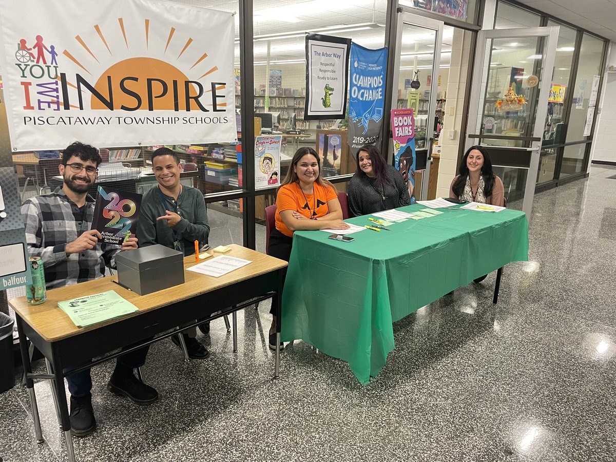 It was a full house at Arbor’s Pumpkin Painting Night! Thank you to the PTO, families, and teachers who came out! A special thank you to the members of the Quibbletown Jr. Honor Society for their help tonight!
