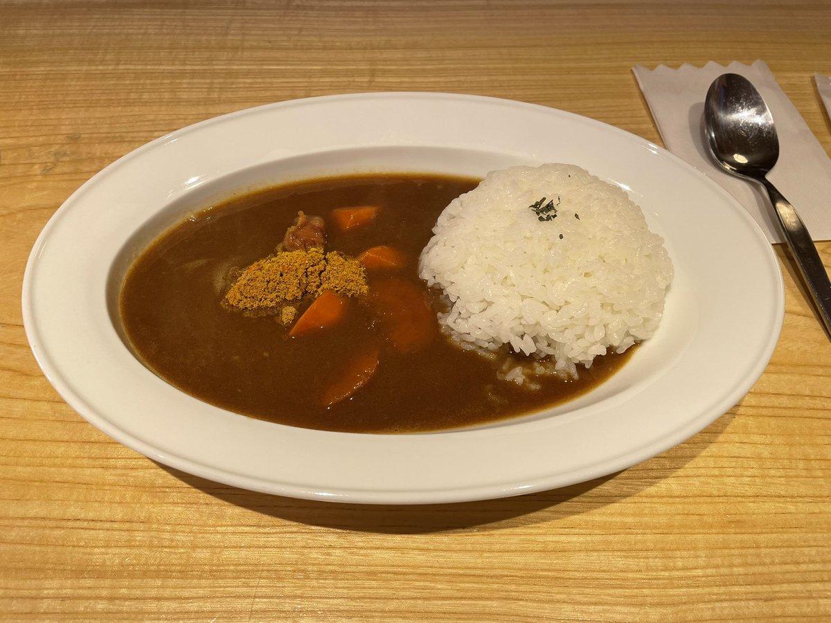 lee_otokage's tweet photo. 岐阜県高山Curry&amp;Tea Natural Trip
ベースカレー＋チャクラ

駅近くのお店で出発前の朝カレー。飛騨牛の牛骨スープをベースにA5飛騨牛すじとにんじんが具。高山スペシャルスパイス追加したら高山七味と飛騨山椒ベースのスパイスでこれがカレーと合う。雰囲気も良く素敵なお店でした。 https://t.co/E8CzyVHhX8