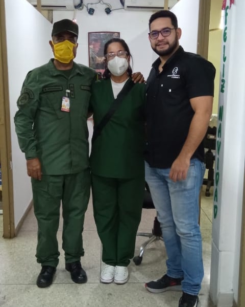 NMABarinas's tweet photo. #18Oc Con alianza con la Oficina @ipsfa_barinas se recibe la visita del Cnel Marlon Arredondo, acompañado del representante de la óptica Barilen finiquitando los detalles para para operativo de evaluación optometríca los días 19 y 20 Oct22.
#elpacienteesnuestrarazondeser https://t.co/5GjKLARRnj