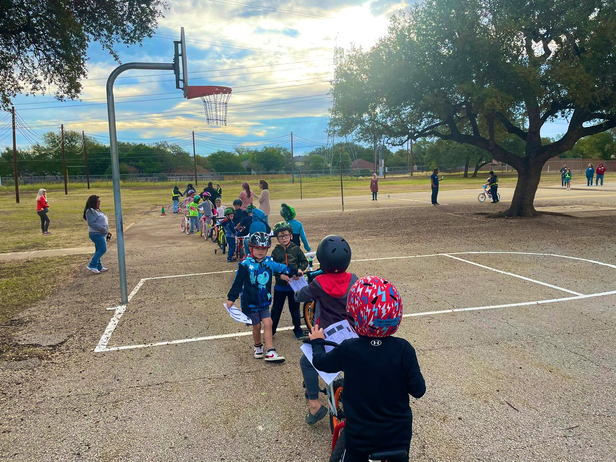 juan_juarez3's tweet photo. Bike Rodeo 2022!🚴🚴🏼‍♀️
Thank you Officer Orosco, PTA, parent volunteers, staff, and safety patrols for making this event possible. Chilly morning, but students still had a fun time! @NISDGalm @Michelle_Alongi @MonicaAng28 @MrsAwesomeGT @NISD_PE @SATXPolice https://t.co/dCxAoFhwfn