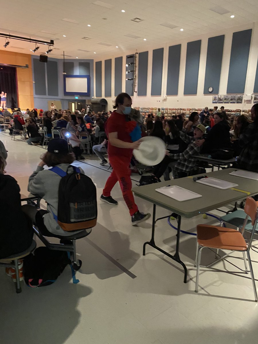 ParksideCI's tweet photo. Battle of the Grades is happening each day this week at lunch in the cafeteria - all are welcome! wear your grade’s colour and come to watch, participate, and enjoy! #eclearning @TVDSB @TVDSBSafeSchool @TVDSBEquity https://t.co/0fBenUaHAB