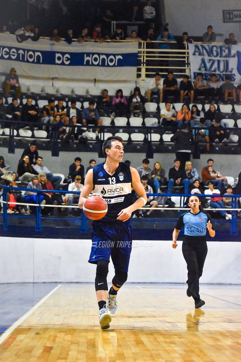 LegionTripera's tweet photo. 🐺🏀 DEBUT CON TRIUNFO EN EL POLI
#GELP venció 79-63 a Pico FC en un encuentro donde el Lobo impuso la localía y le tiró el carro al visitante con actuaciones descollantes de los de más experimentados.

🔥 @_FrancoBarroso 19 pts; 19 reb.
🪄 @nicogianella 15 pts; 6 reb. https://t.co/qVWdkmZjVM