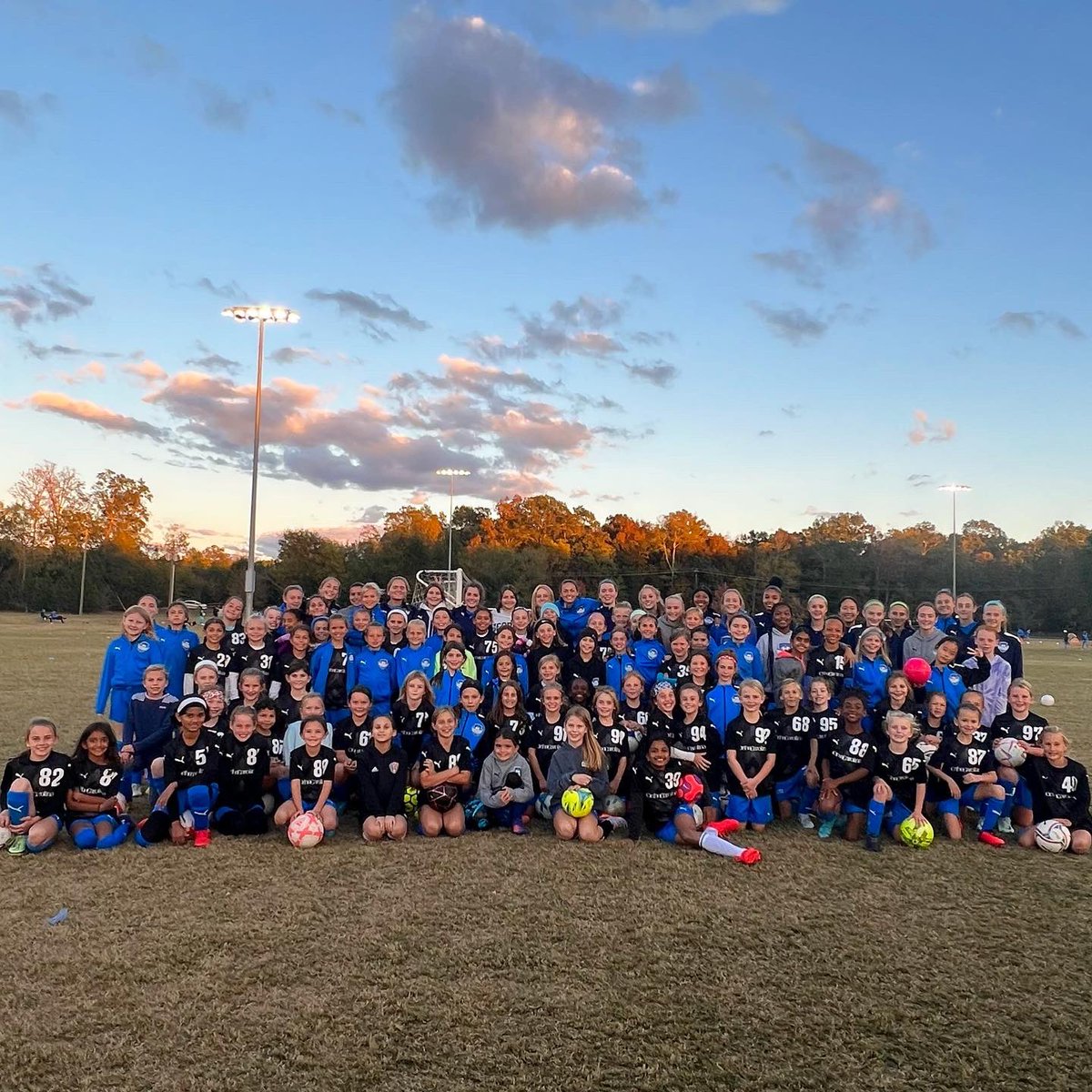 CSA_Soccer's tweet photo. Tonight was ✨Big Sister Night✨ for the #csaya Charlotte Girls Program and the U17/U15 Charlotte SA @ECNLgirls RL Blue teams!
#csayagirls #csaecrlgirls #charlottesocceracademy #csaproud #rolemodels #csafamily https://t.co/DwwM1KoB2U