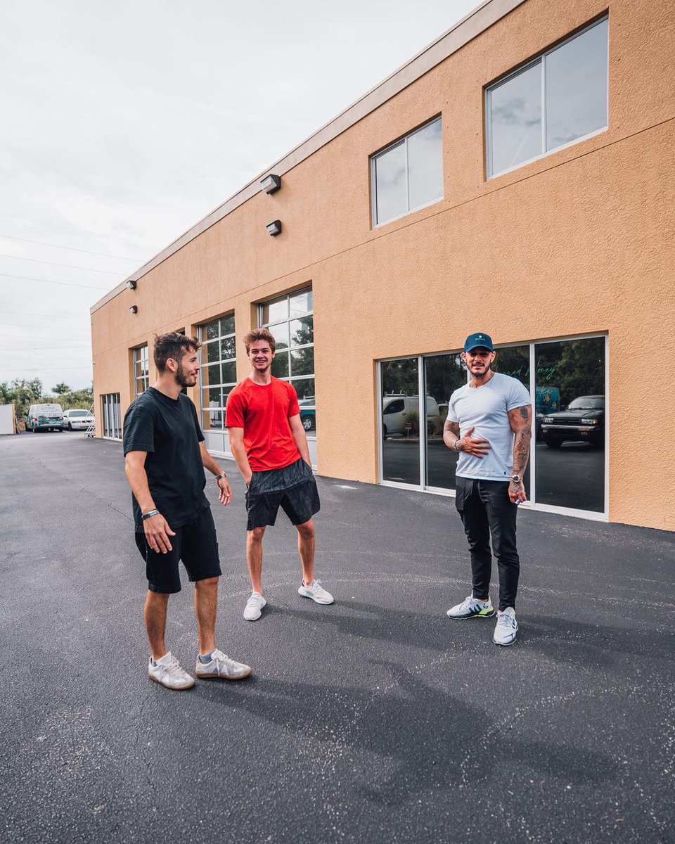 austinnedaal's tweet photo. Beyond grateful for the way my brother @tradelikemike and I brought our amazing idea to reality. I look forward every day to the type of conversations and experiences in these pics. https://t.co/YVfmIY4Hct