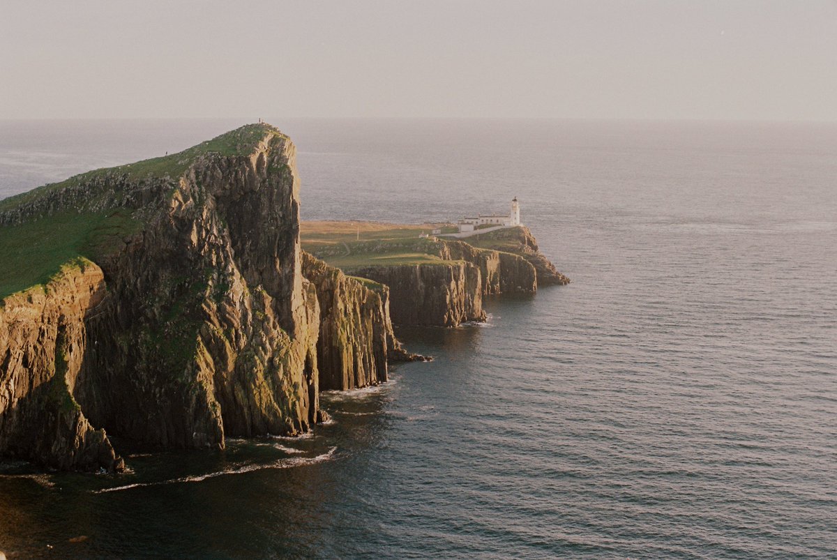 EdinAnalogue's tweet photo. Neist Point Lighthouse, Skye. OM1n 50mm 1.4 on Kodak Gold https://t.co/60whmrCU0w