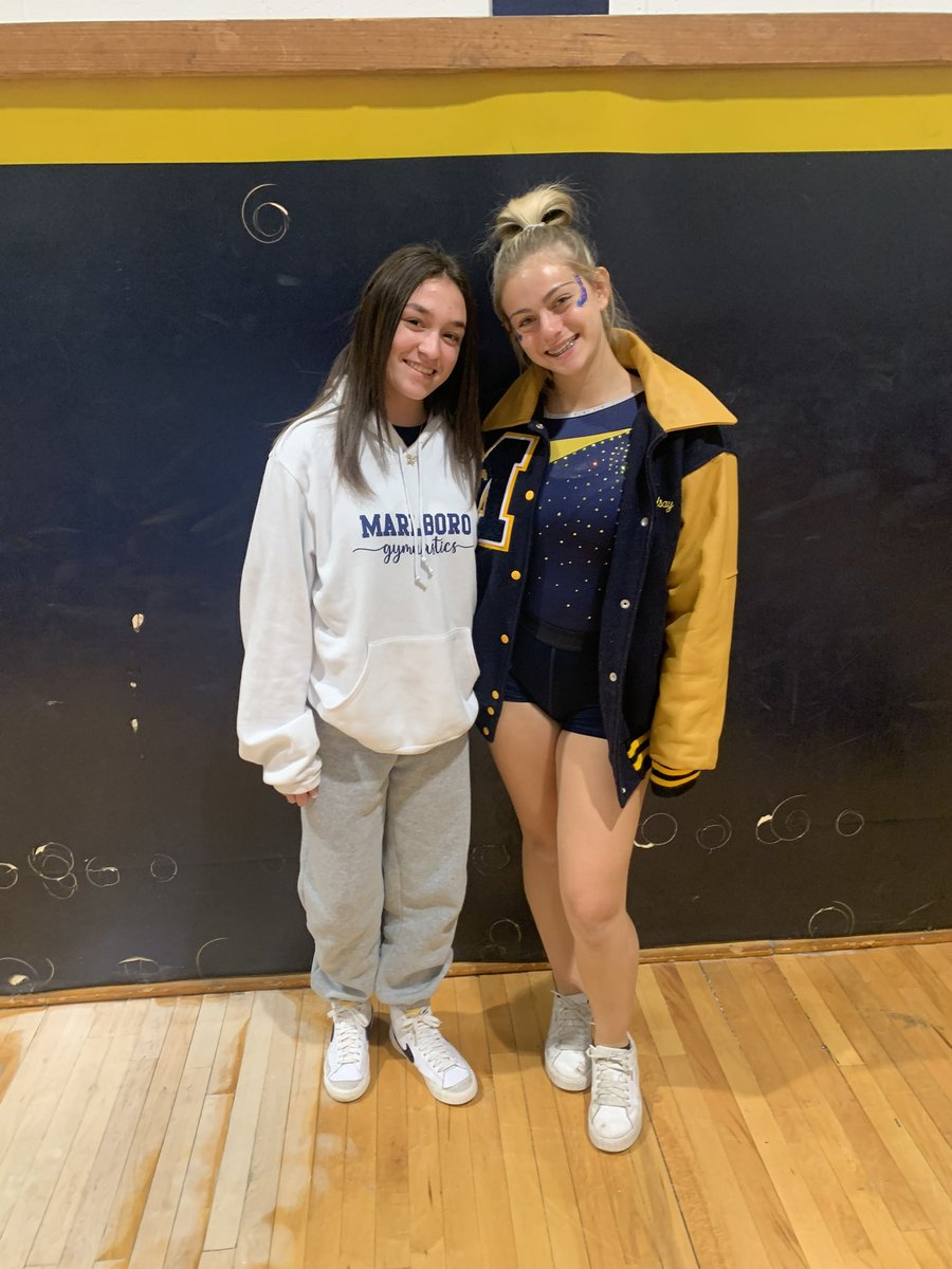 flipoutgym's tweet photo. Meet our juniors: manager Sadie Kleeger and beam competitor Lindsay Bernstein. They helped our team win over Howell today. Every team member matters. ☺️ https://t.co/PLX5q0FG1l
