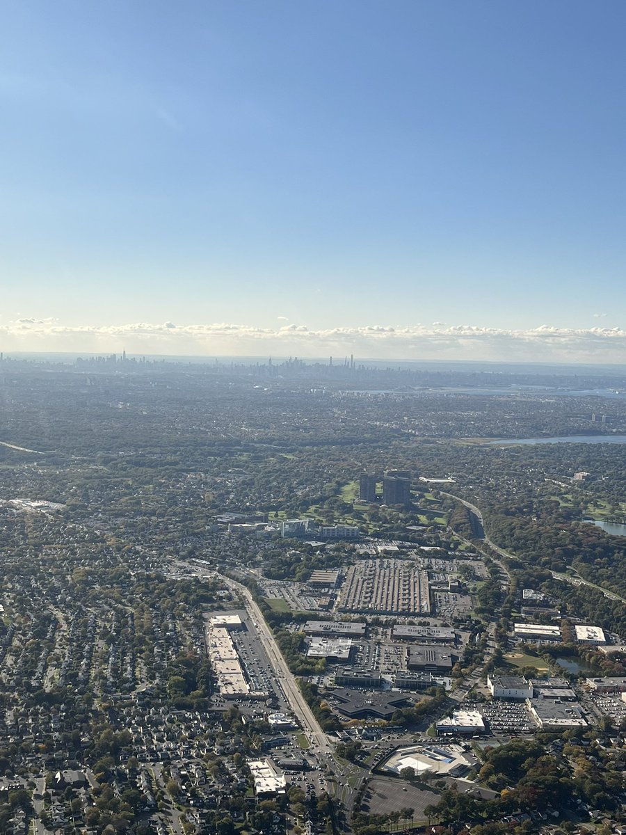 jkw4444's tweet photo. Headed to London via #JFK for #ASCAT22 after a stop in Seattle for #APHLNBS. It’s a lot of travel but worth it to improve the lives of those living with #SickleCell. I fly @Delta almost exclusively and am ready for you all to focus efforts on #SickleCellAwareness. Please! https://t.co/VIa5XEqeSY