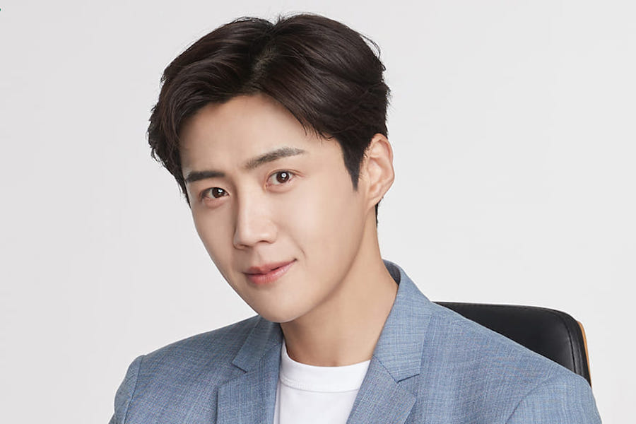 soompi's tweet photo. #KimSeonHo In Talks To Star In New Historical Romance Drama By "#LoveInTheMoonlight" Novel Writer
https://t.co/afryOa0m07 https://t.co/DhnEAnGEsV