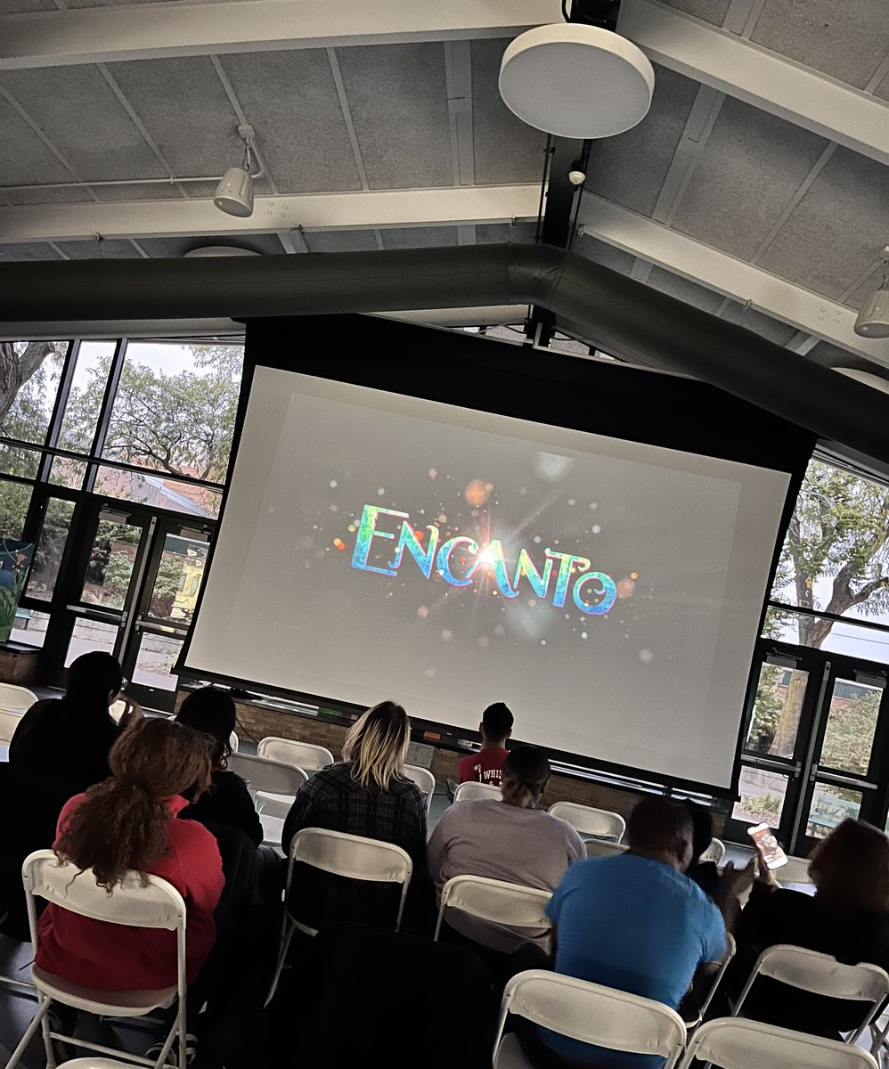 EPCHS_IntClub's tweet photo. What better way to close out Hispanic Heritage Month at EPCHS than with a fun movie night and yummy refreshments! @ActivitiesEpchs https://t.co/mYmPhgXp17
