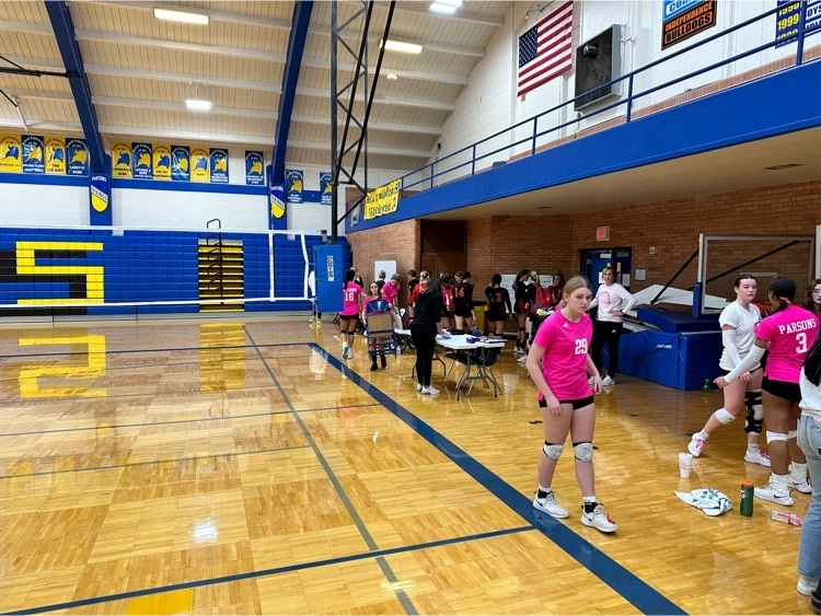 PkVikings's tweet photo. Amazing girls even help clean up after the matches! Go Vikes! https://t.co/Fv4Q8nmawz