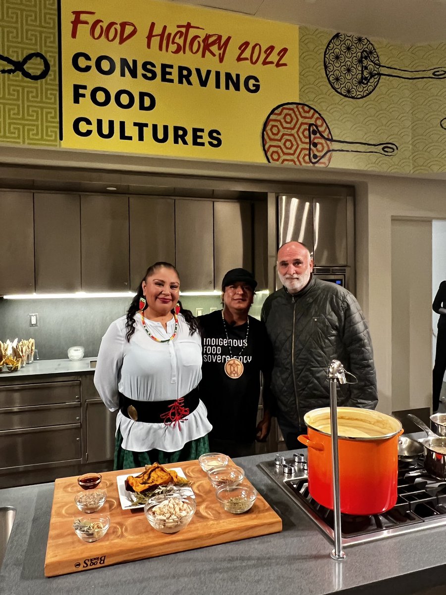 chefjoseandres's tweet photo. Everyone’s always looking for the next food trend. If you ask me..it’s been here all along. We have so much to learn from Native American cooks &amp; chefs, we just have to listen. Thank you @Yazzie_TheChef for joining my @GWtweets Class @amhistorymuseum to share your story &amp; cooking https://t.co/LIQJPLQBMg