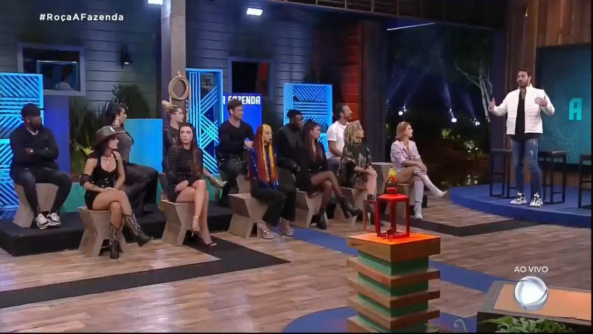 TudoSobReality's tweet photo. Shay com milhões de argumentos massacrando as falsas moralistas!
#RoçaAFazenda https://t.co/mEMSyHQgXM