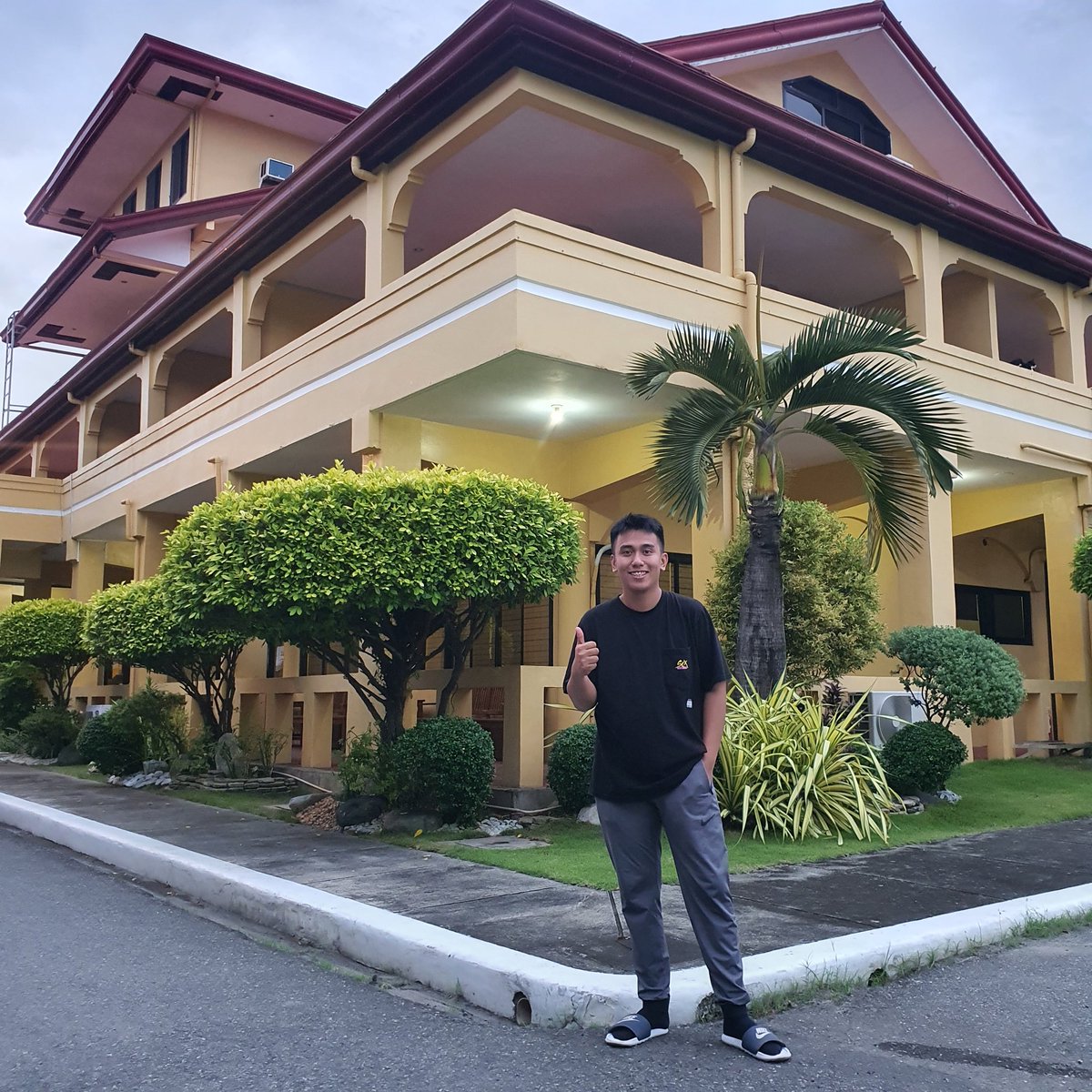 bryledistor's tweet photo. Pumayat ako pero di ako adik 🙂 https://t.co/LW4C8JoJA2