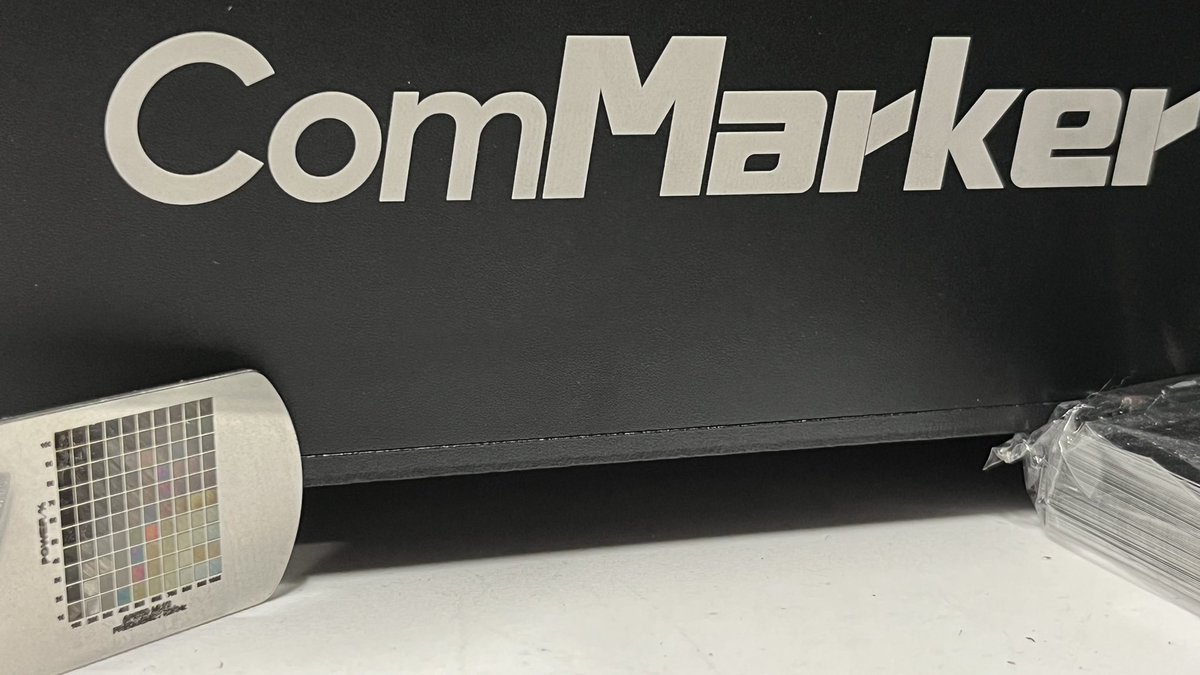 tripodsgarage's tweet photo. Will need to change the frequency on this #ComMarker 20w Fiber Laser to see if I can get some different colors. Currently it is at 20khz, will try the same pallet on 30khz to see what happens.
#fiberlaser #laserengraving #lasers https://t.co/D2MW9utTbF